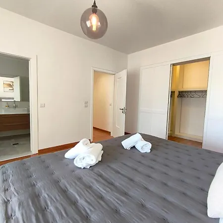 Downtown Luxury Apartment *
