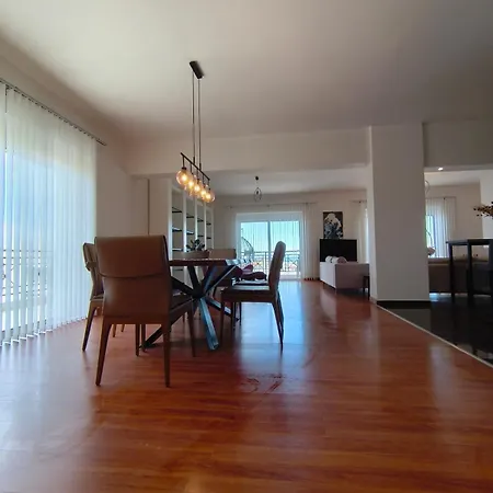 Downtown Luxury * Rhodes City