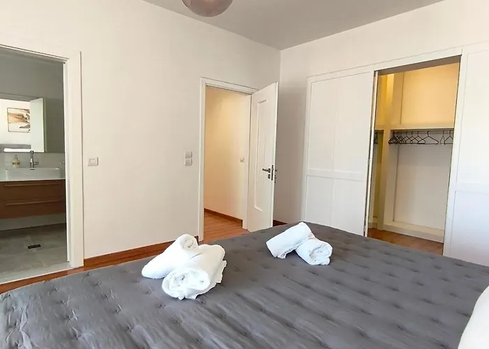 Downtown Luxury Apartment *